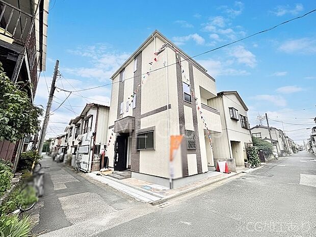 【前面道路含む現地写真】前面道路はきちんと整備されています