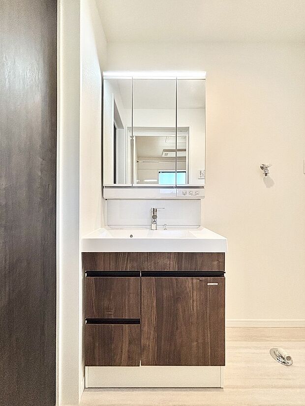 【洗面台・洗面所】収納力と機能性に優れた洗面化粧台