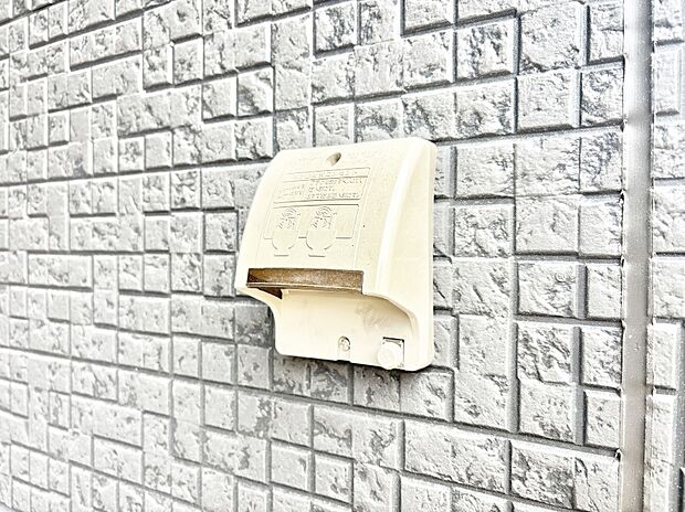 【その他現地】お掃除などに便利な外コンセント