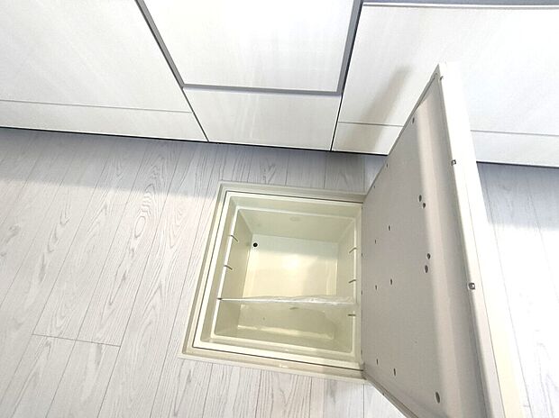 【床下収納】うれしい床下収納スペースです♪