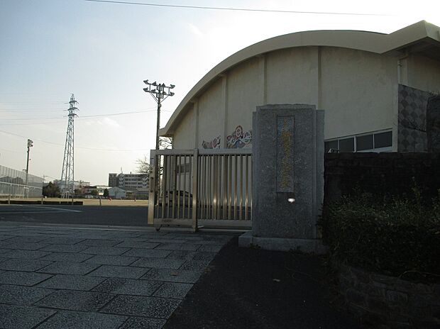 新宮小学校（約1,600m）