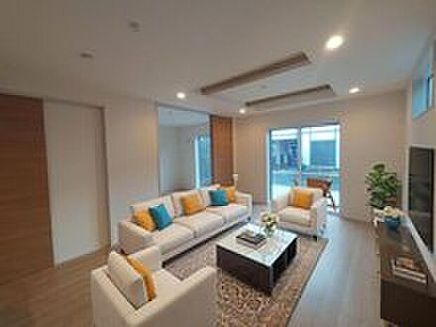 広々としたLDKに、自分好みのインテリアでレイアウト。季節ごとに模様替えなども、楽しみの一つとなりそうです。※家具をCGで加工しています。家具付き販売ではございません。
