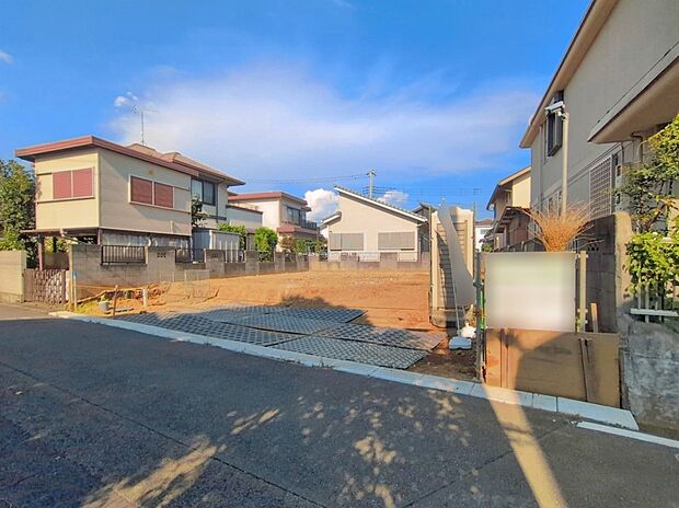 住宅性能評価で耐震等級3(最高等級)を取得!お客様を守る大切な住宅だからこそ、第三者の検査を受けて安心して住んでいただける住宅を建てております。その頑丈さを、ぜひ現地にてご体感くださいませ。