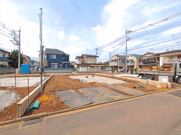 【現地写真】土日のご予約はもちろん、平日やお仕事のお時間に合わせての夜間のご案内も実施しています。まずはお客様のご都合をお伺いさせて頂き、それに合う形で物件のご紹介をさせていただきます。

