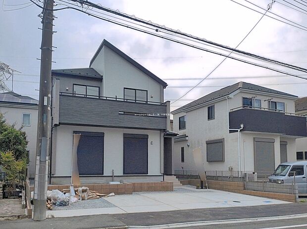 【現地外観写真】住宅性能評価で耐震等級３（最高等級）を取得！お客様を守る大切な住宅だからこそ、第三者の検査を受けて安心して住んでいただける住宅をご案内させて頂きます。その頑丈さを、ぜひ現地にてご体感くださいませ。