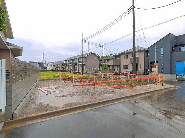 【現地外観写真】住宅性能評価で耐震等級３（最高等級）を取得！お客様を守る大切な住宅だからこそ、第三者の検査を受けて安心して住んでいただける住宅をご案内させて頂きます。その頑丈さを、ぜひ現地にてご体感くださいませ。