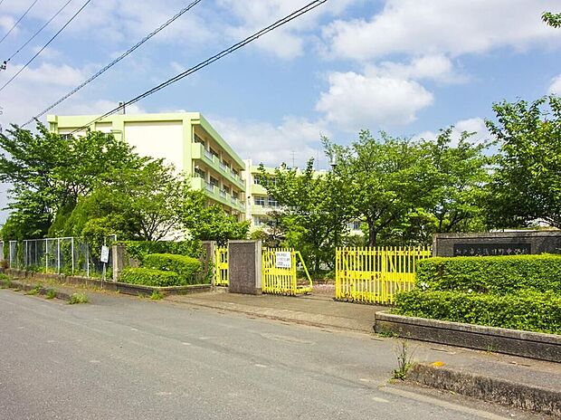 坂戸市立浅羽野中学校（約1,879m）