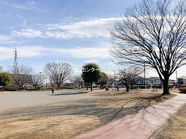 岸町健康ふれあい広場(約1,839m)