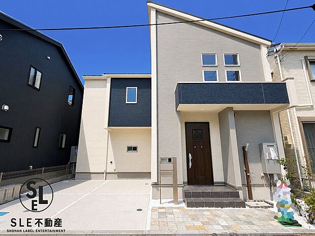 1号棟 完成済みのため実際のご見学可能でございます。青々としたお空がとても気持ち良いですね。こちらの住宅を夢のマイホームにいかがでしょうか。