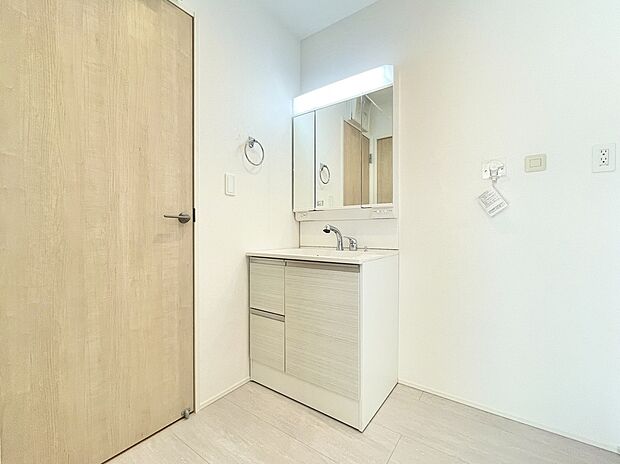 【洗面台】1号棟 使い勝手がいい洗面台と十分な収納で家族全員が使いやすい空間になっております◎