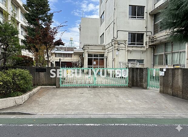 上石神井小学校(約350m)