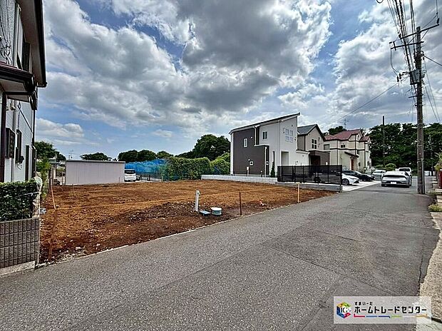 一戸建ての大きなメリットは、「自分の土地」を自由に使えること。好きなペットが飼えるほか、ガーデニングやDIY、車やバイクの手入れなど様々な趣味を楽しめます♪
