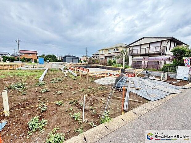 一戸建ての大きなメリットは、「自分の土地」を自由に使えること。好きなペットが飼えるほか、ガーデニングやＤＩＹ、車やバイクの手入れなど様々な趣味を楽しめます♪

