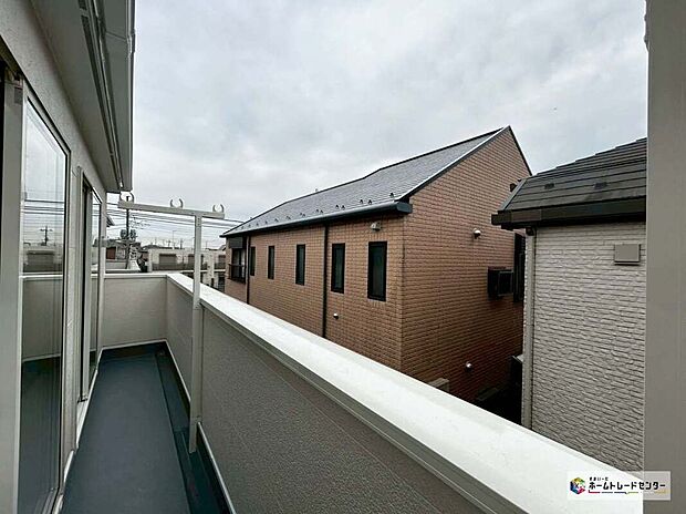 【バルコニー】≪Balcony≫1号棟
天気の良い日は、ご家族の洗濯物・お布団をまとめて干せます♪