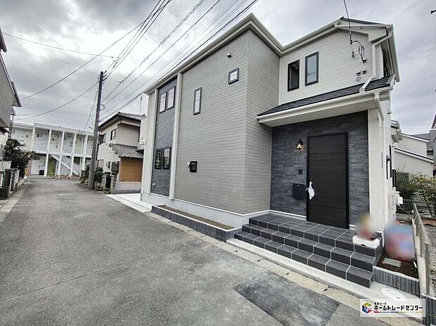 【前面道路含む現地写真】子育て家族にもおすすめエリア☆
保育園まで徒歩10分、小学校まで徒歩 13分と近く、お子様も安心して通える距離です◎近いのでバタバタしがちな朝も、余裕をもって支度出来ますね♪