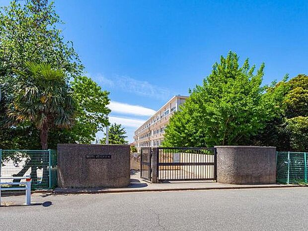 松戸市立栗ケ沢中学校（約700m）