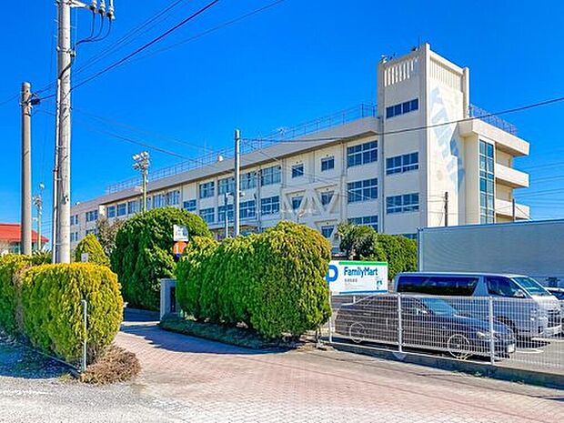 市川市立高谷中学校(約1,300m)