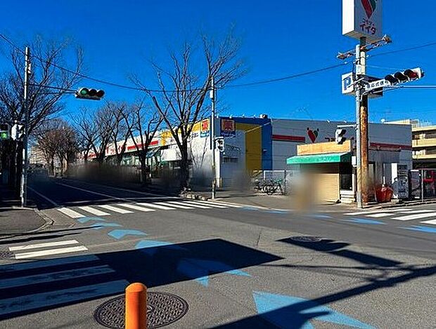 コモディイイダ新松戸店（約280m）