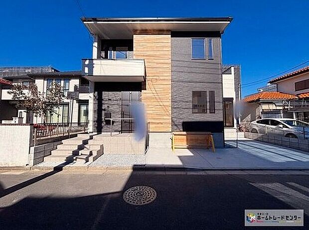 【現地外観写真】快適性と安全性を追求した充実の設備。優しい陽の光が心地よいLDK。充実の設備仕様で暮らしをサポート！デザイン性と機能性を両立させたお住まいです。