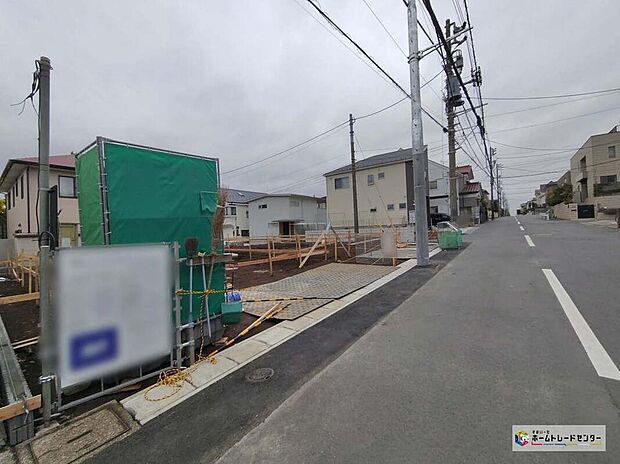 【現地外観写真】採光、生活動線、収納力を考慮した個性豊かな魅力溢れるプラン。地震に強いオリジナル工法を是非お確かめ下さい♪