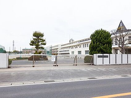松戸市立小金北中学校 1200m(徒歩15分)