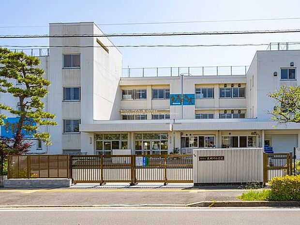 浦安市立見明川小学校(約1,600m)