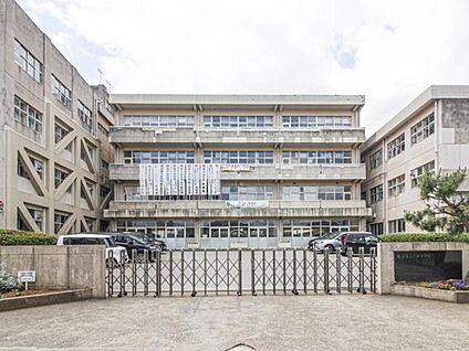 松戸市立六実中学校 850ｍ(徒歩11分)