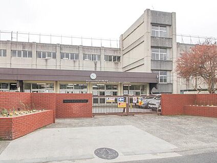 松戸市立松飛台第二小学校 350m(徒歩5分)