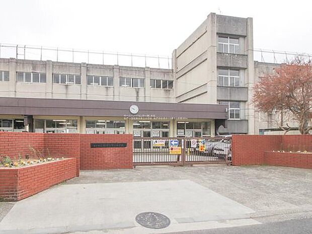 松戸市立松飛台第二小学校（約350m）