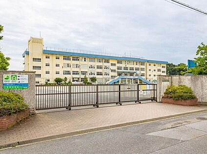 市川市立下貝塚中学校 1300m(徒歩17分)