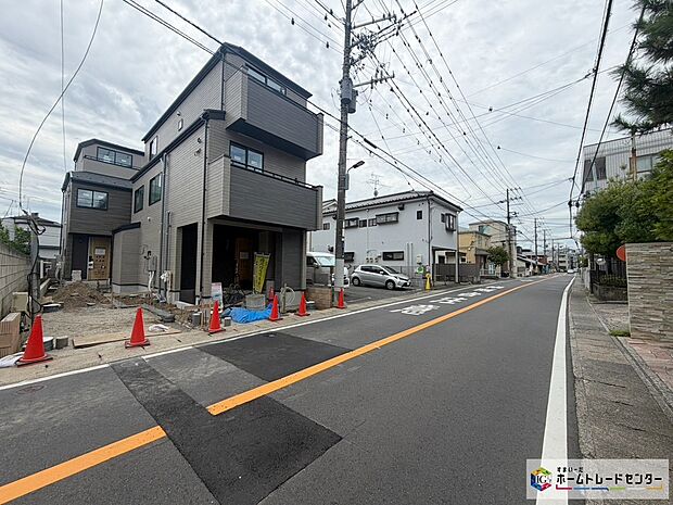 【前面道路含む現地写真】平日・お仕事帰りなど、いつでも現地ご案内致します!お気軽にお問い合わせ下さい♪