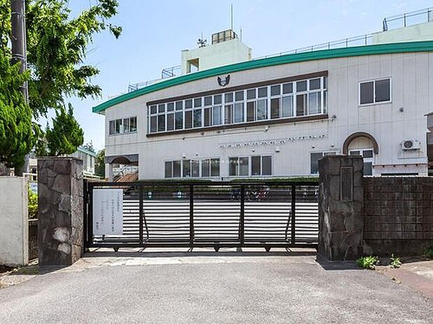 松戸市立小金南中学校(約1,000m)