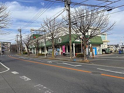 マルエツ小金原店 650m (徒歩9分)