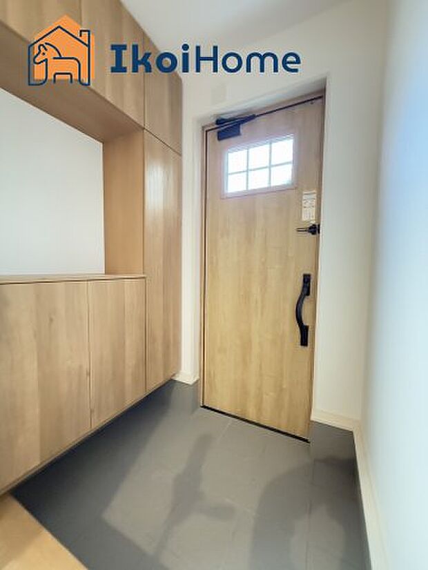 【玄関】【ホームページに現地動画掲載中】●年中無休:当日予約可●玄関にはコの字型シューズボックスを完備!