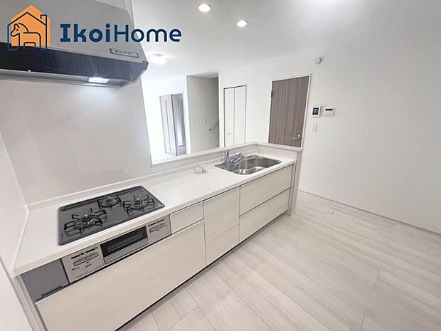 【コンロ】ガスコンロは高火力での調理も可能で、調理器具を選ばなくてもいいので便利です。