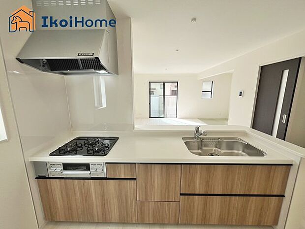 【コンロ】ガスコンロは高火力での調理も可能で、調理器具を選ばなくてもいいので便利です。