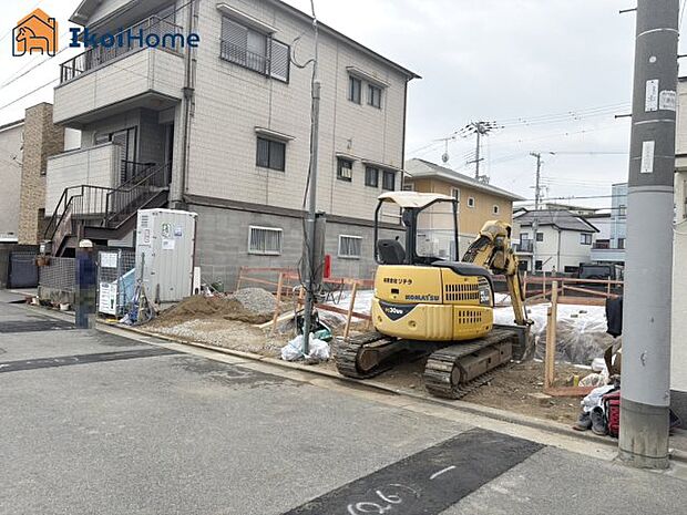 【外観】●年中無休:当日予約可●駅近ながらお車も1台駐車可能です!交通量少な目で入出庫も楽々安心です!