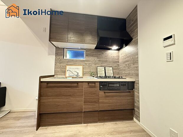 【コンロ】ガスコンロは高火力での調理も可能で、調理器具を選ばなくてもいいので便利です。