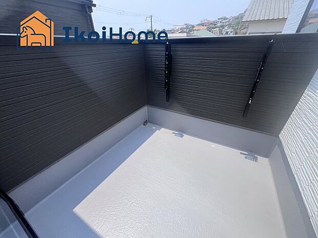 【バルコニー】●施工事例●屋根がないですがバルコニー屋根は約8万円から設置することも可能です。