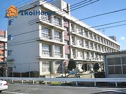 二見中学校 徒歩725m