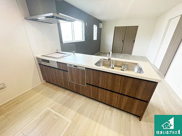 対面キッチンでご家族のコミュニケーションも自然と増える設計!