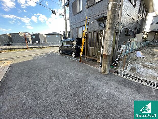 周辺は落ち着いた街並みの住宅地！子育てがしやすい住環境です！まだ未完成ですが、現地でしかわからない事もございます。是非一度ご覧ください。