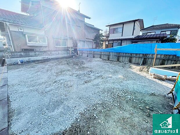 【外観】周辺は落ち着いた街並みの住宅地!子育てがしやすい住環境です!まだ未完成ですが、現地でしかわからない事もございます。是非一度ご覧ください。