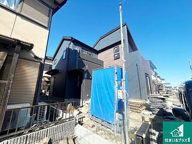 【外観】周辺は落ち着いた街並みの住宅地!子育てがしやすい住環境です!まだ未完成ですが、現地でしかわからない事もございます。是非一度ご覧ください。