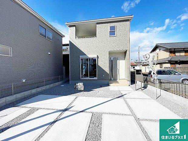 【外観】安心の10年保証!外観を美しく保ち、雨水で汚れを落とします!気になることがありましたら、お気軽にお問い合わせください!