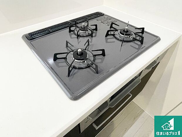 【コンロ】ダブル高火力Siセンサー付きコンロ!3口あるので、まとめて料理をする時も大活躍!