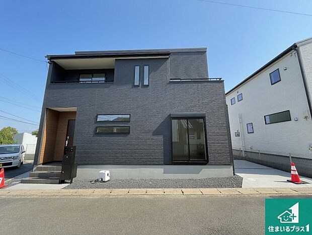 【外観】安心の10年保証!外観を美しく保ち、雨水で汚れを落とします!気になることがありましたら、お気軽にお問い合わせください!