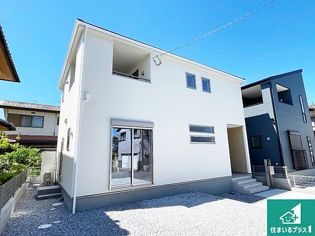 【外観】安心の10年保証!外観を美しく保ち、雨水で汚れを落とします!気になることがありましたら、お気軽にお問い合わせください!