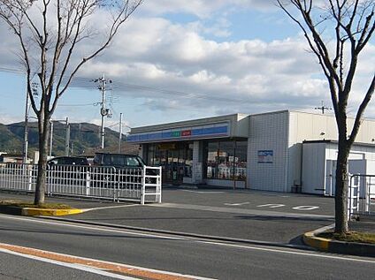 ローソン 京田辺草内店 徒歩576m
