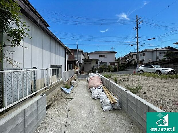 【外観】現在建築中!落ち着いた街並みで新生活を始めることが出来そう!周辺の物件も併せてご紹介させて頂きます!